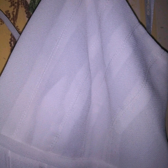 BRAND NEW BCBG White Chiffon Open Back Tank Top - Picture 4 of 9